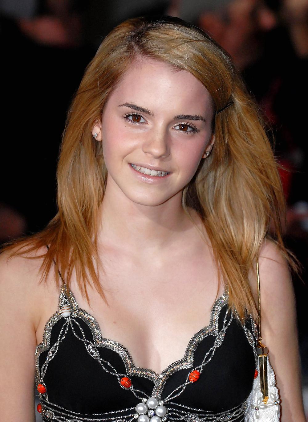 25P Sexy Emma Watson (Non-Porn)