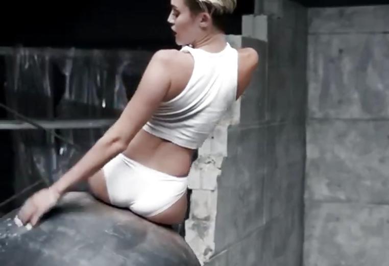25P Sex Nude Miley Cyrus Wrecking Ball September 2013