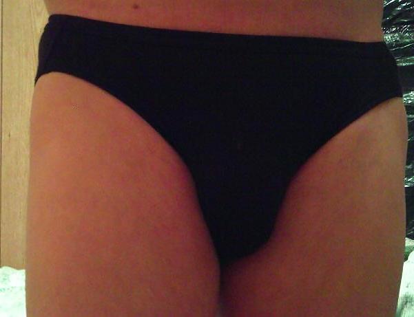 4P Crossdresser in black undies
