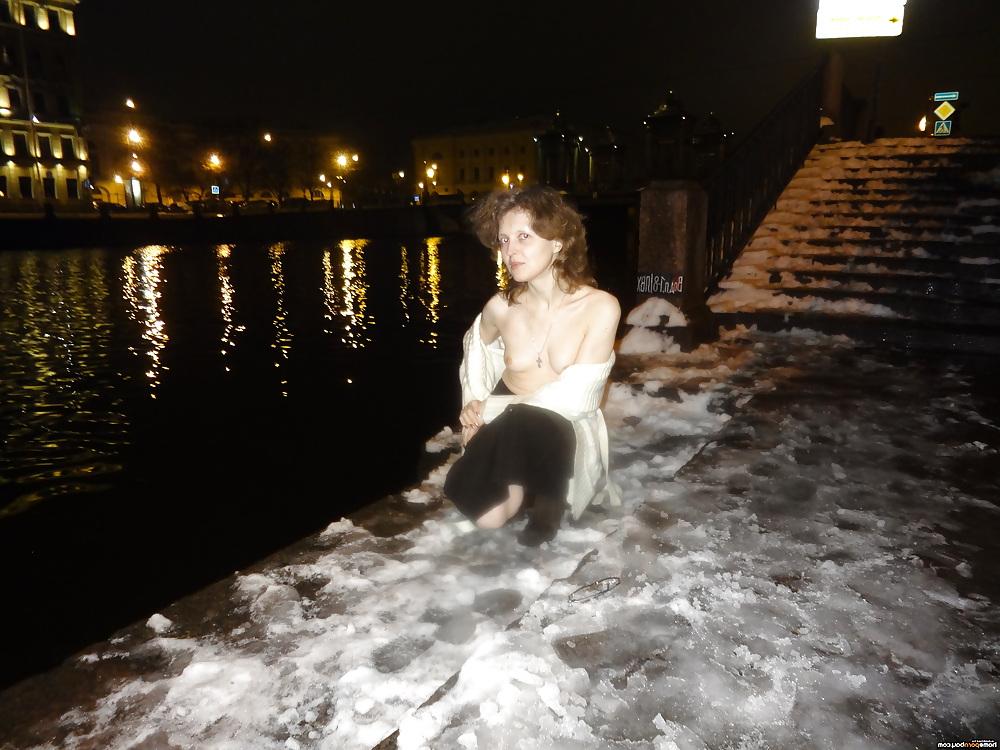 21P I walk naked in the street