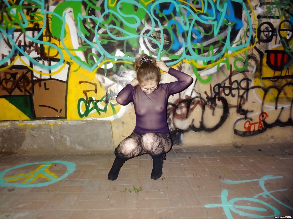 21P I walk naked in the street