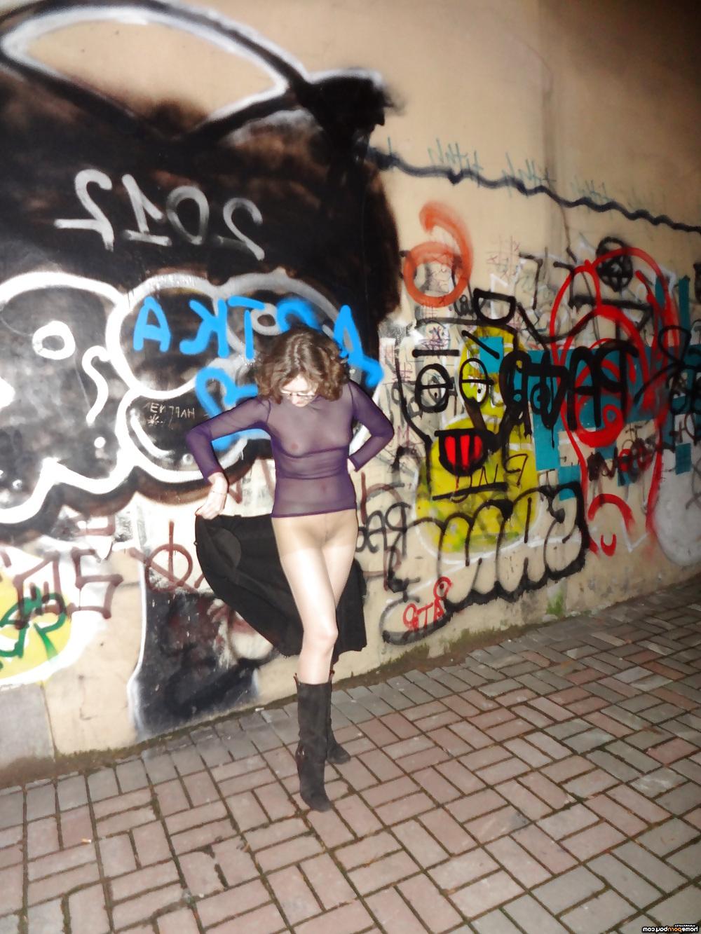 21P I walk naked in the street