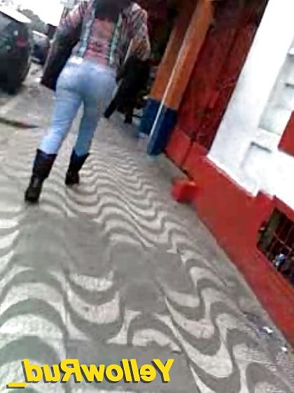 6P Voyeurs Around the Street - BR 