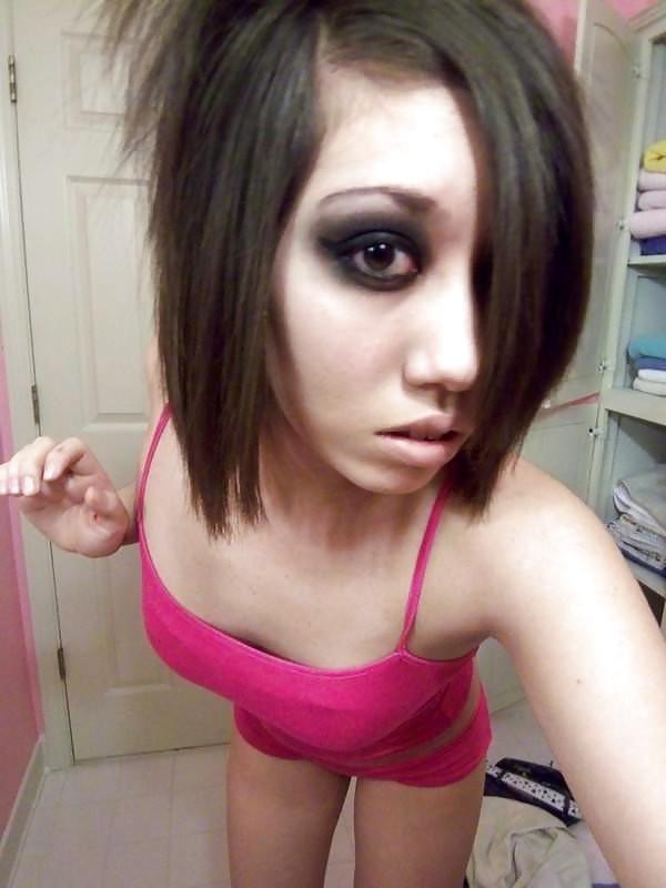 25P Emo Girls 5