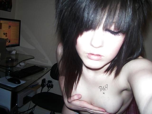 25P Emo Girls 5