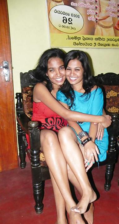 25P Sri Lankan Hot Womens