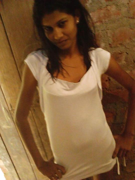 25P Sri Lankan Hot Womens