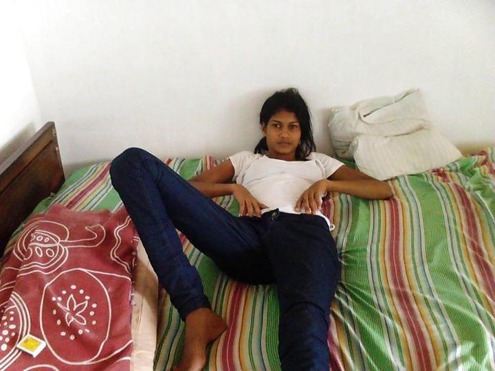 25P Sri Lankan Hot Womens
