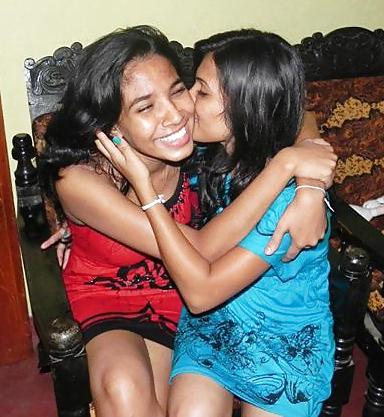 25P Sri Lankan Hot Womens