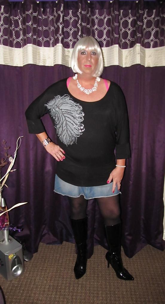 15P Chrissie in shiny boots