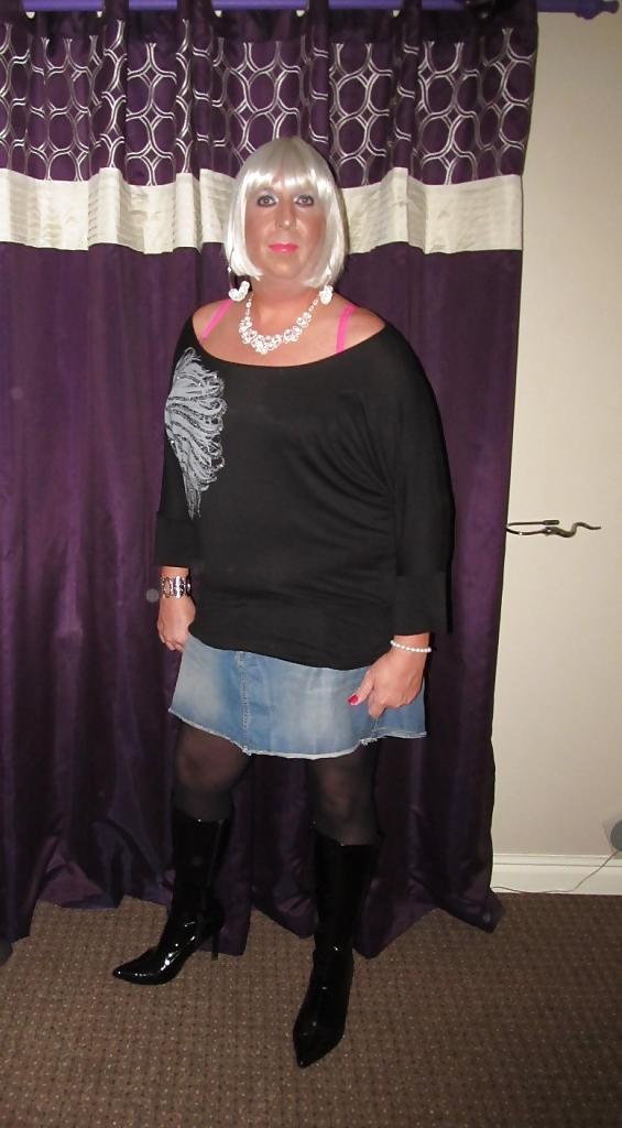 15P Chrissie in shiny boots