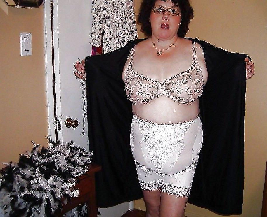 23P Girdle grannies for wanking