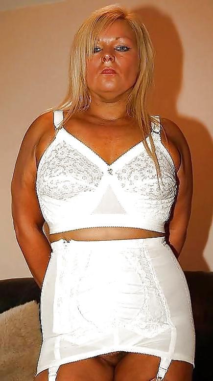 23P Girdle grannies for wanking