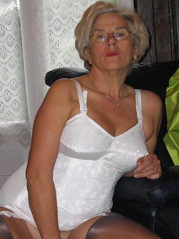 23P Girdle grannies for wanking
