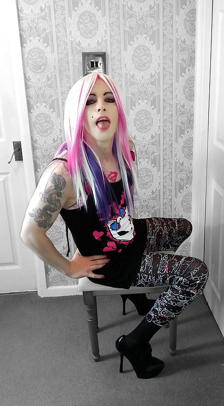 25P Tranny Supersatin  Love Sucks  Emo Goth photo set