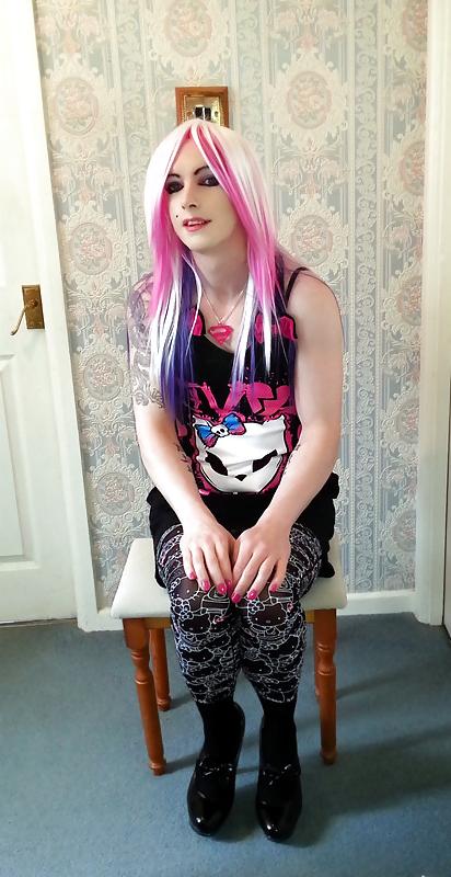 25P Tranny Supersatin  Love Sucks  Emo Goth photo set