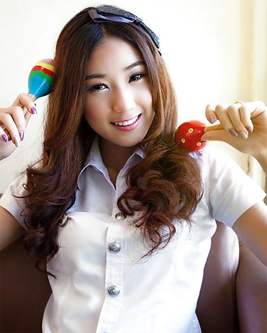 15P Cute Asian Babes 10
