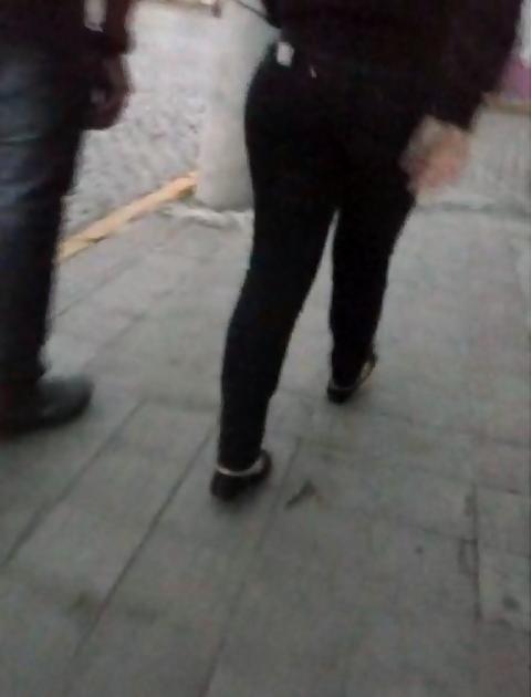 6P Girl at the street -BR