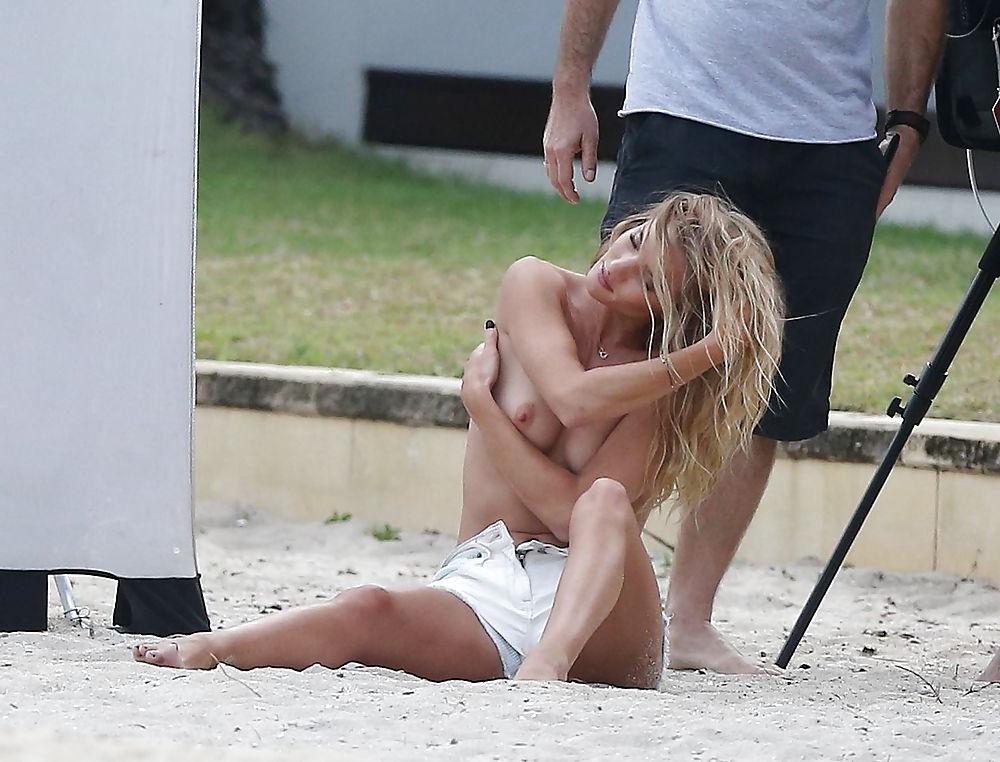 15P Celebrities Nude Slip 39