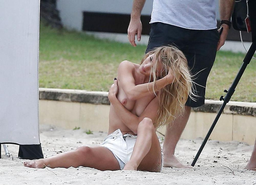 15P Celebrities Nude Slip 39