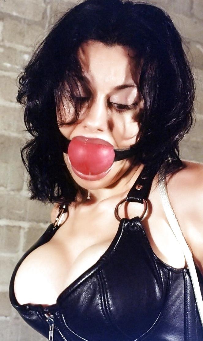 15P Big ball-gags