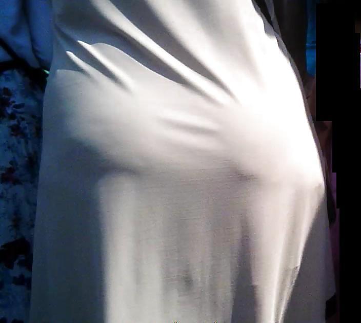 16P Mature Arab Booty