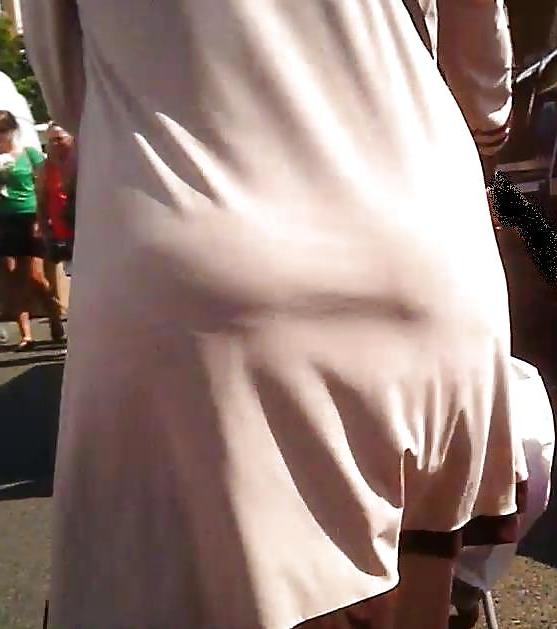 16P Mature Arab Booty
