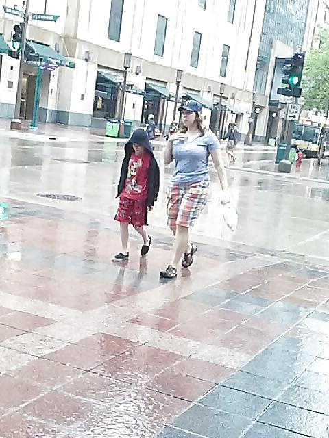 12P Sluts i spy on some preggo