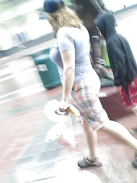 12P Sluts i spy on some preggo