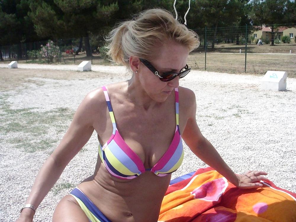 25P Blonde Mature Mom