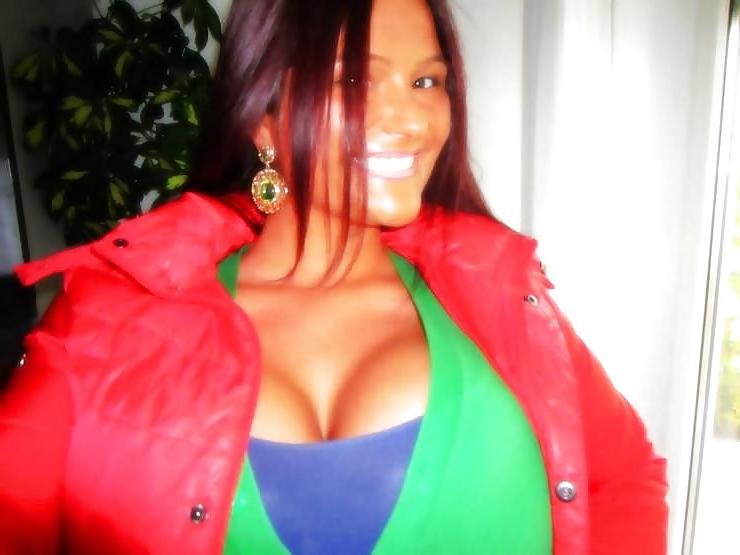 11P Big boobs