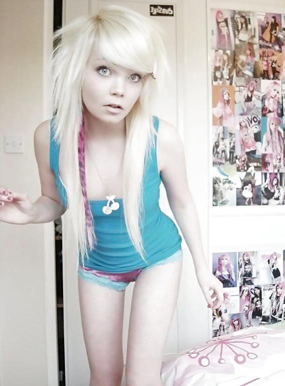 17P Francesca the skinny emo uploaded by tuvanra