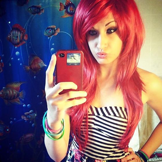 25P Facebook Emo Gothic Scene Girl Selfies Teil 2