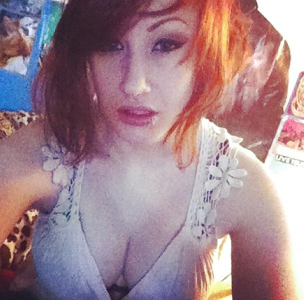 25P Facebook Emo Gothic Scene Girl Selfies Teil 2