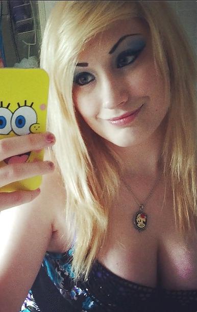 25P Facebook Emo Gothic Scene Girl Selfies Teil 2