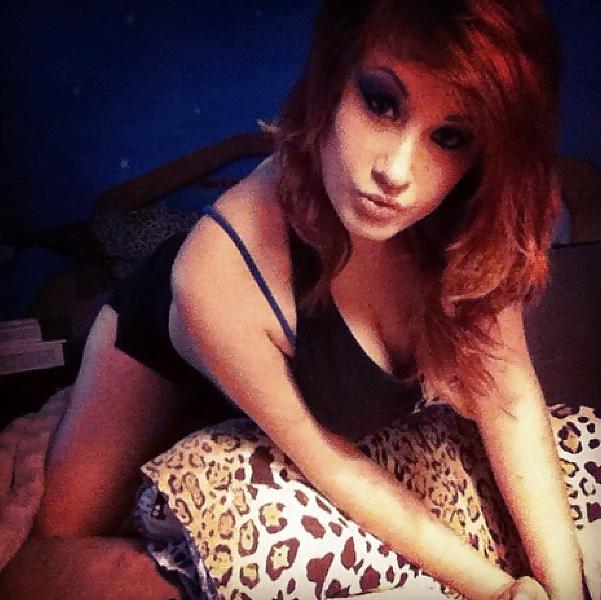 25P Facebook Emo Gothic Scene Girl Selfies Teil 2