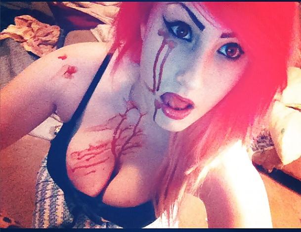 25P Facebook Emo Gothic Scene Girl Selfies Teil 2