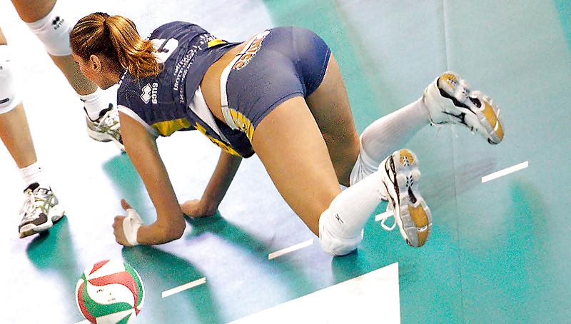 25P Sexy female volleyball players
