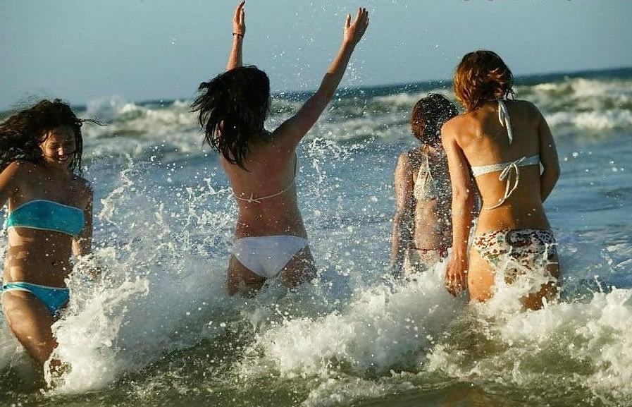19P Erotic outdoors Photos 2