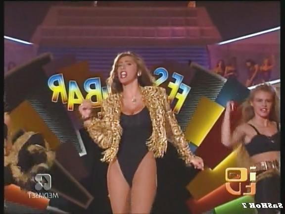 25P SABRINA SALERNO