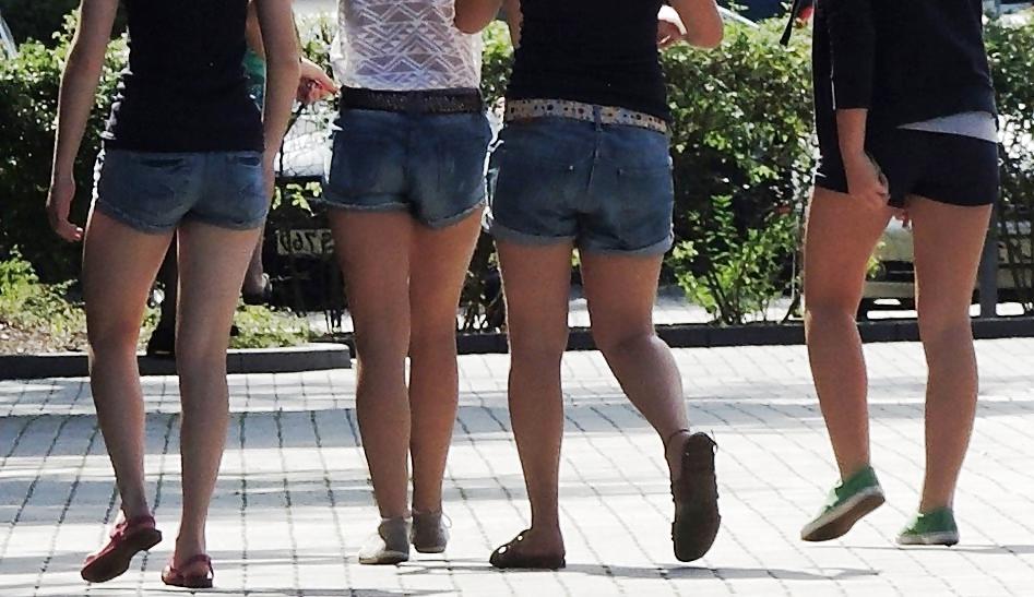7P Horny Teens at street