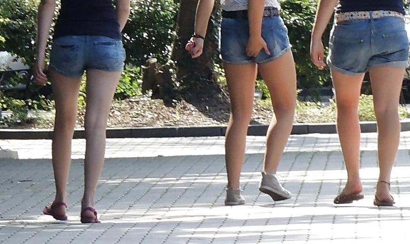 7P Horny Teens at street