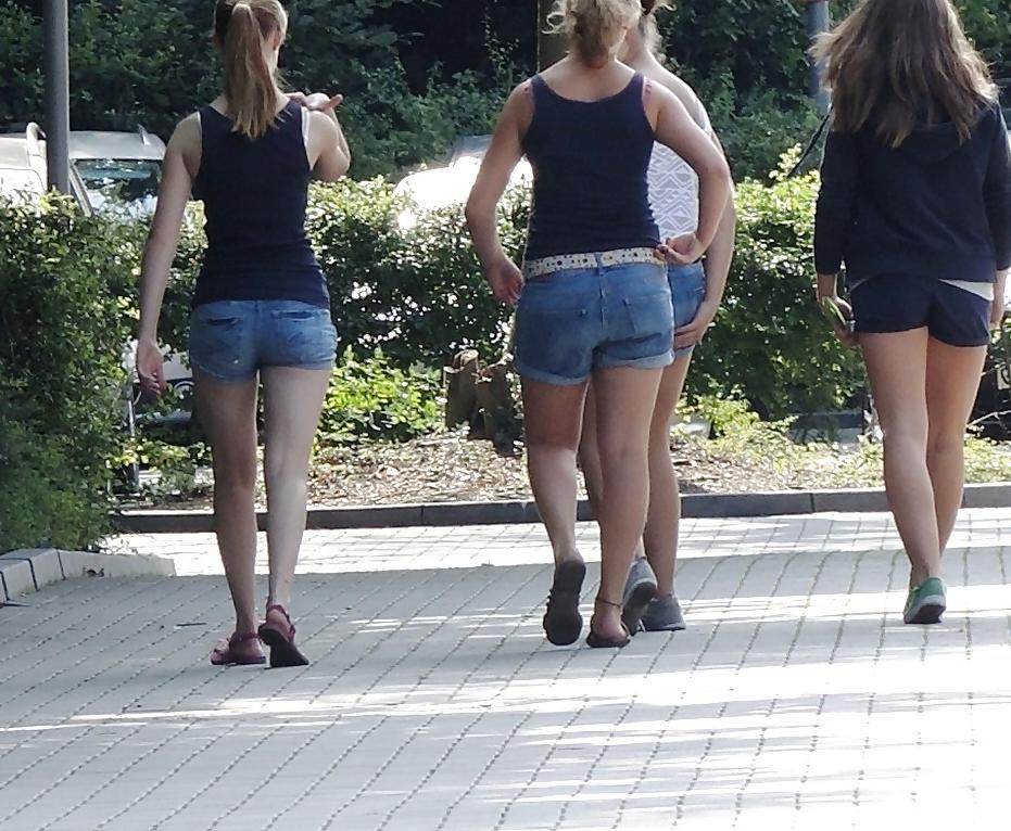 7P Horny Teens at street