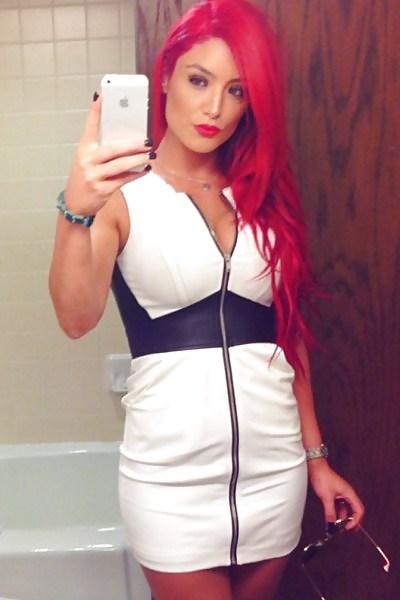 25P Eva Marie  WWE Diva mega collection 