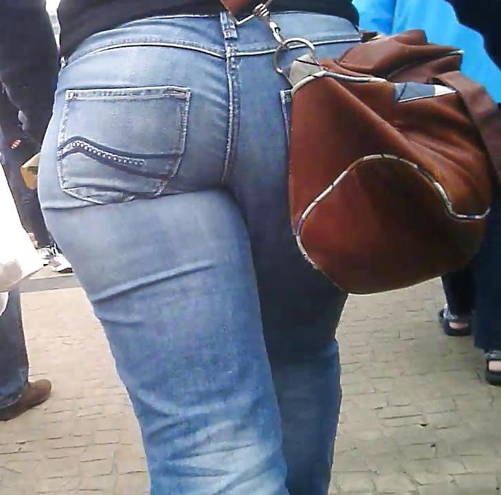 21P Big Booty Jeans