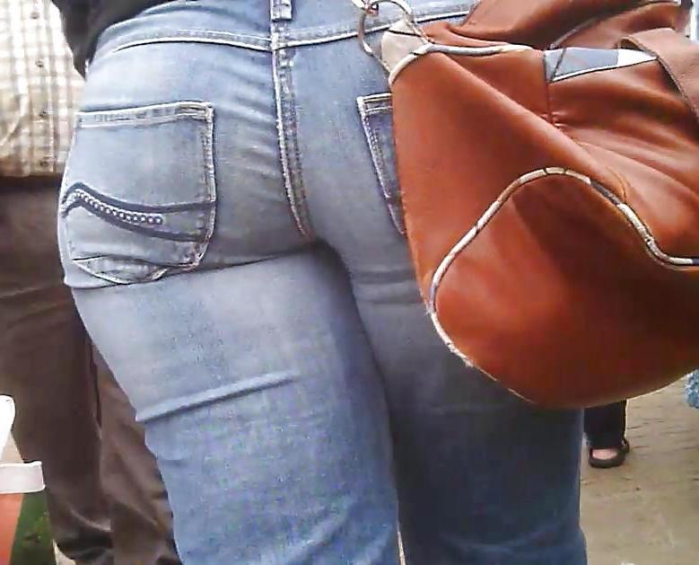 21P Big Booty Jeans