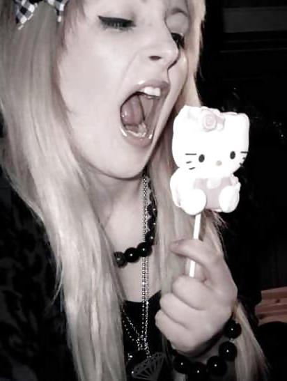 25P Emo girls