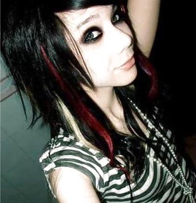 25P Emo girls