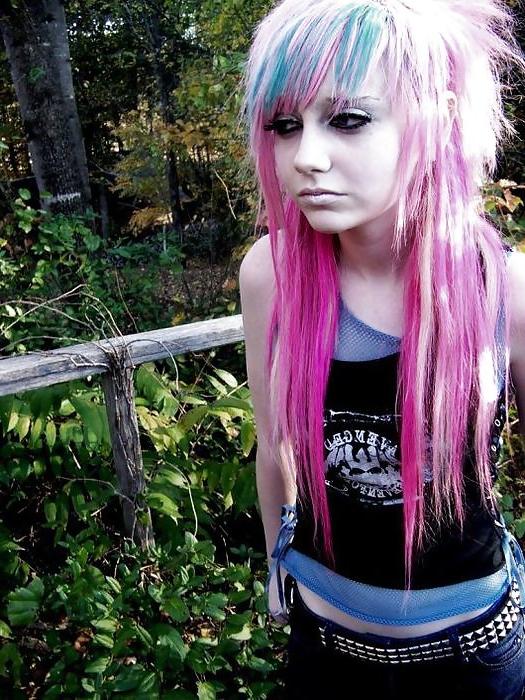25P Emo girls