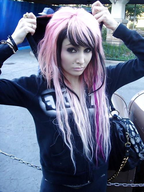25P Emo girls